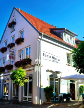 Гостиница Hotel Müller Café & Wein - Mondholzhotel  Маргетсхёхгайм